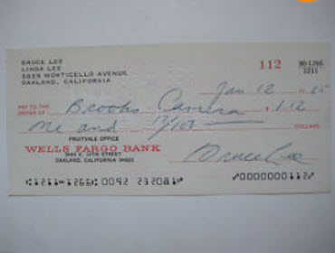 Bruce Lee - Une sélection de 5 objets collector 